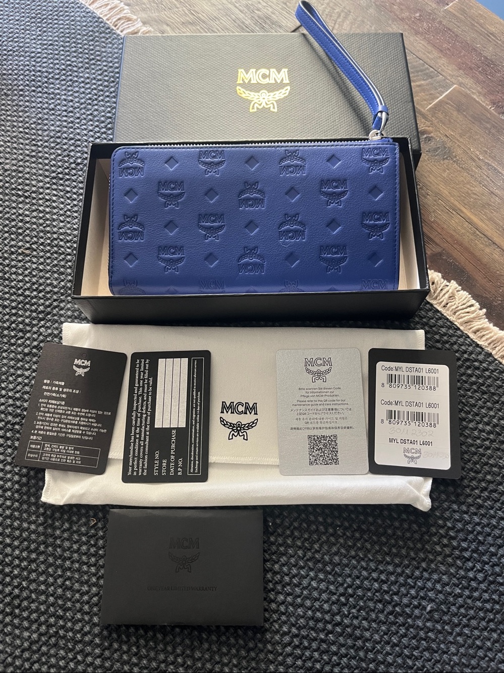 MCM Aren Zip Around Large Wallet -New - Picture 4 of 17